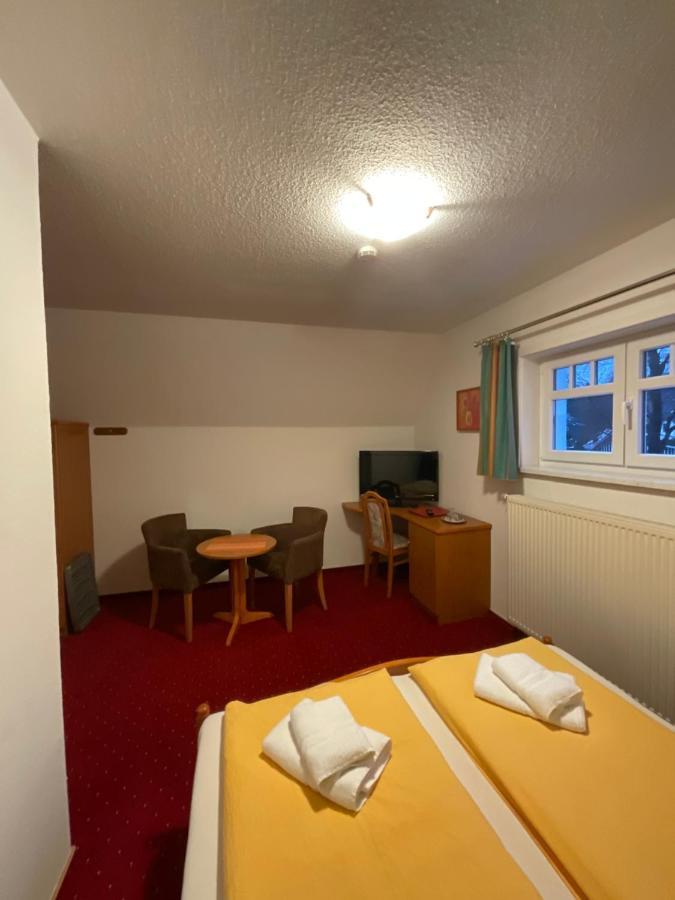 Gaststaette & Pension Waldschloesschen Oberhof  Eksteriør billede