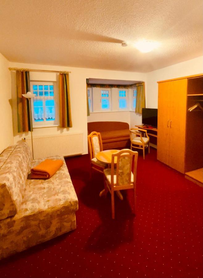 Gaststaette & Pension Waldschloesschen Oberhof  Eksteriør billede