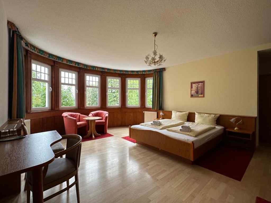 Gaststaette & Pension Waldschloesschen Oberhof  Eksteriør billede